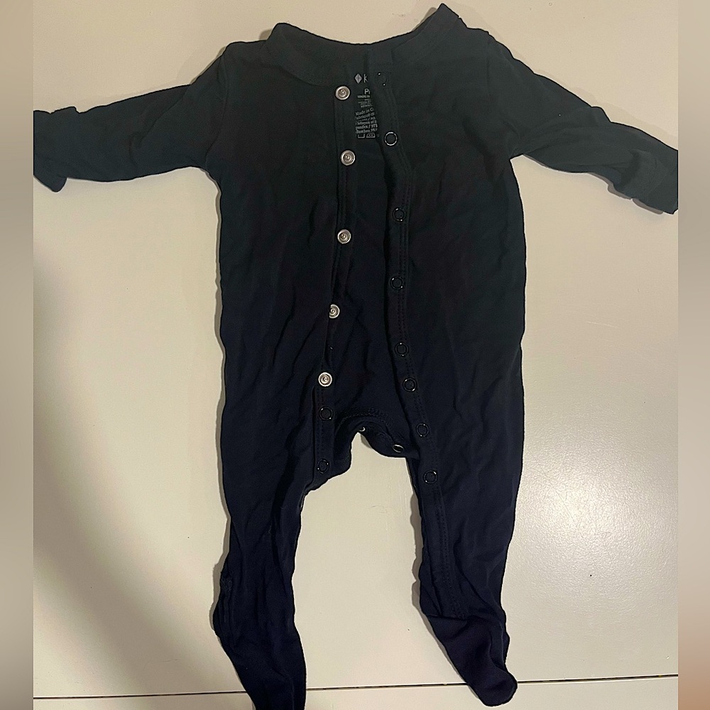Solid black Kyte footsie